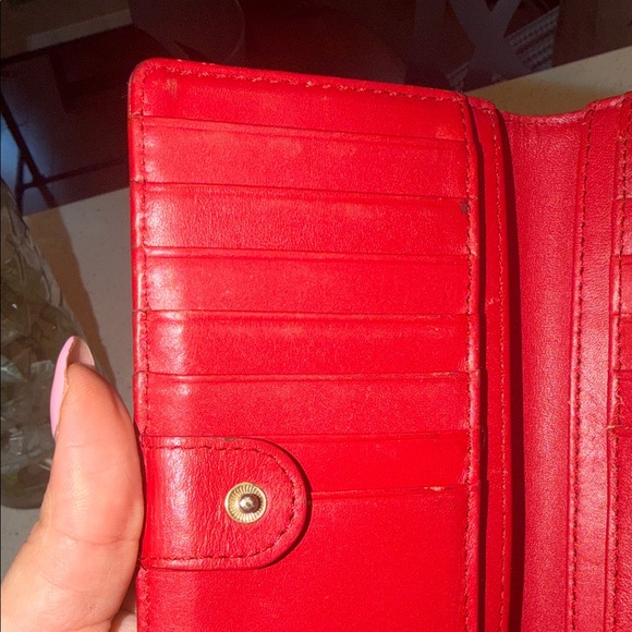 Kate Spade Cedar Street Lacey Patent
Leather Red Wallet 🔴pre-owned - Picture 6 of 11